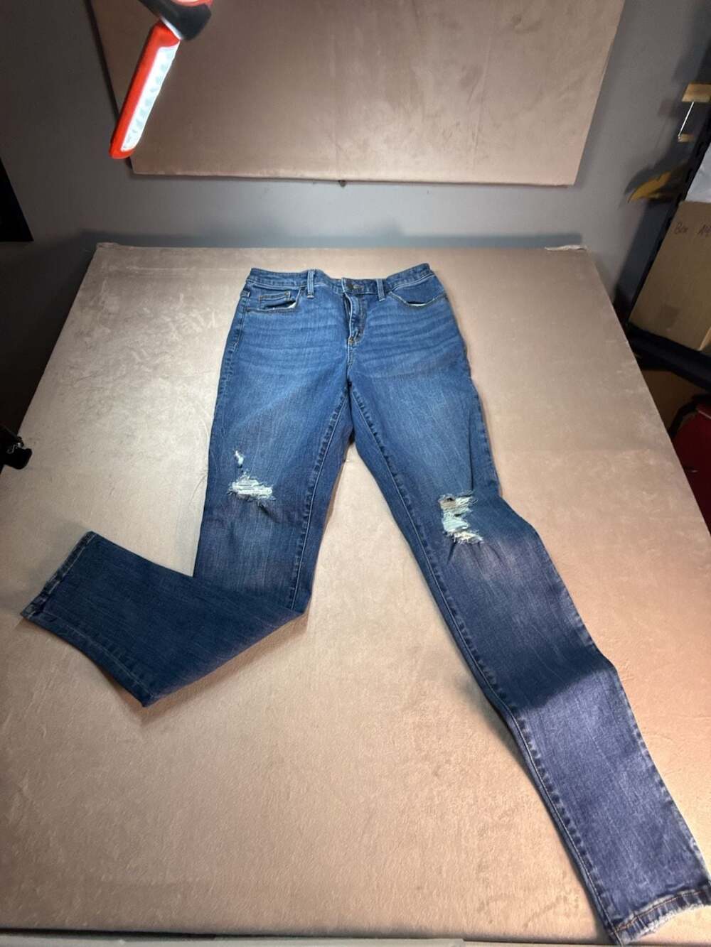 Universal Thread  Skinny High Rise Distressed Denim Jeans 10/30R (A5-2059)
